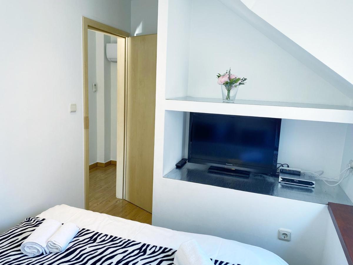 Apartments Sandra In The Historical Center Of The City 苏佩塔尔 外观 照片