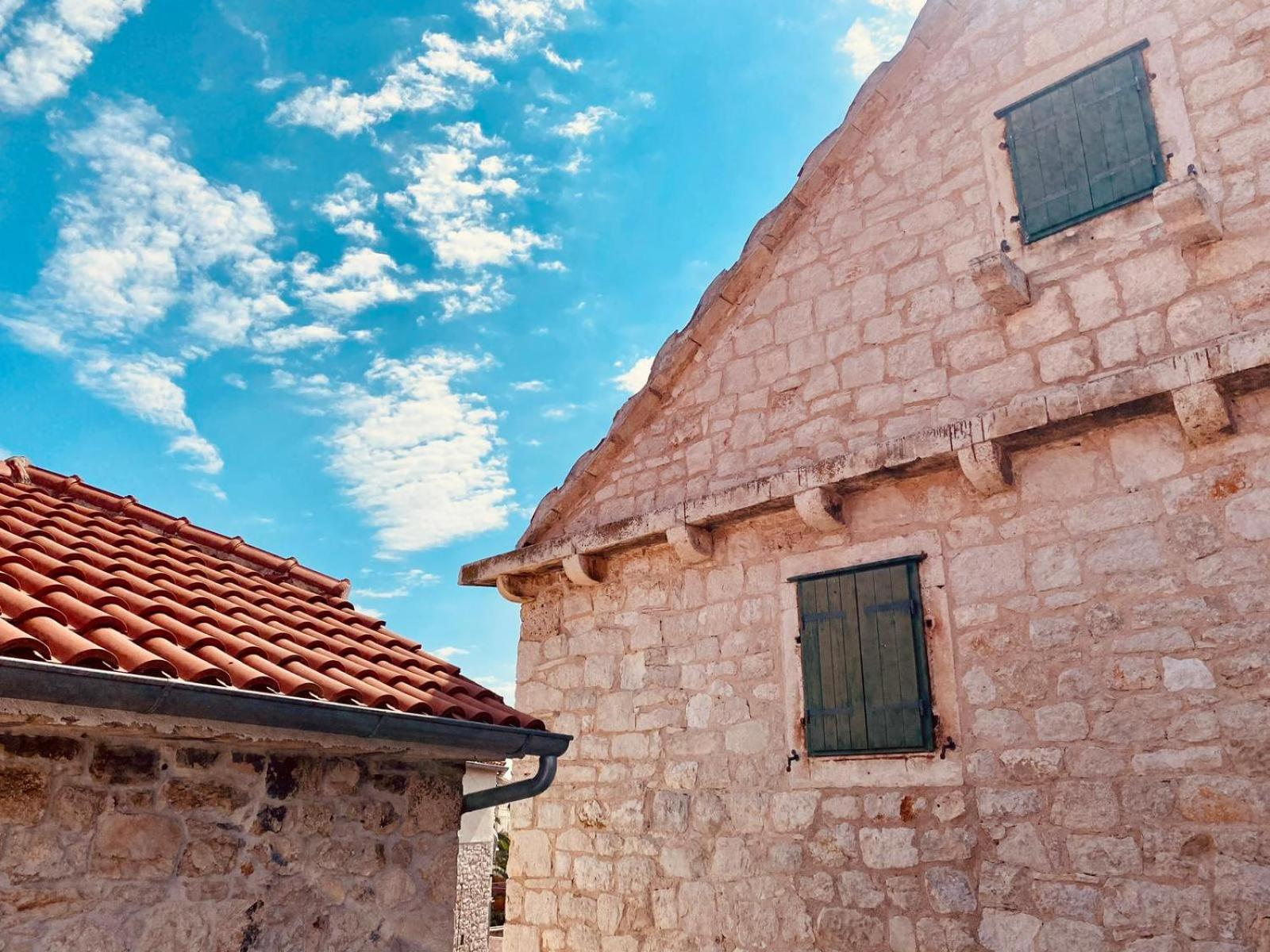Apartments Sandra In The Historical Center Of The City 苏佩塔尔 外观 照片
